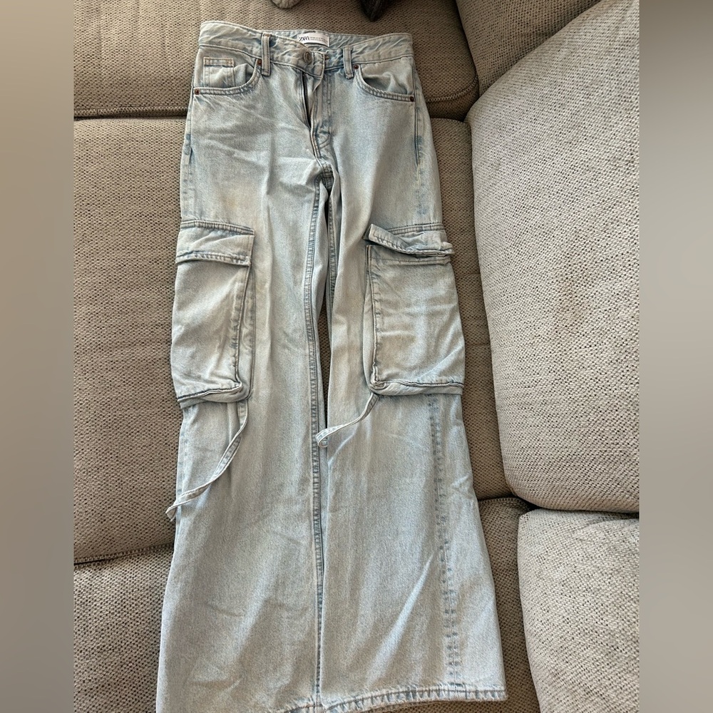 Zara low rise cargo jeans